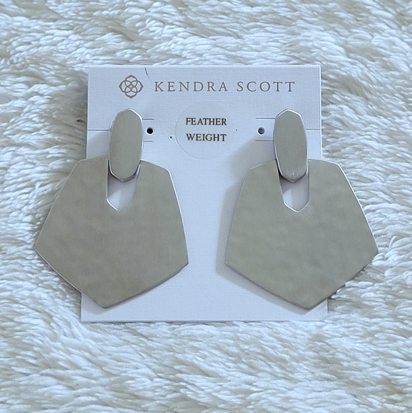 Kendra Scott "Finch" Drop Earrings in Rhodium🤍 - Picture 2 of 16